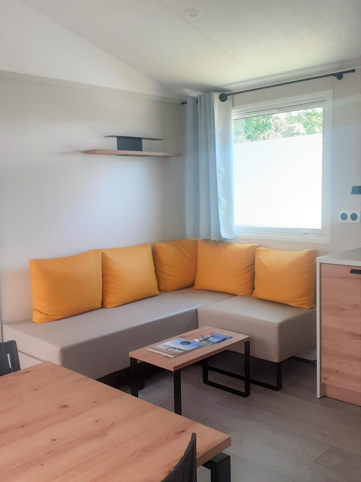 Camping De Brouel Ambon Eksteriør billede