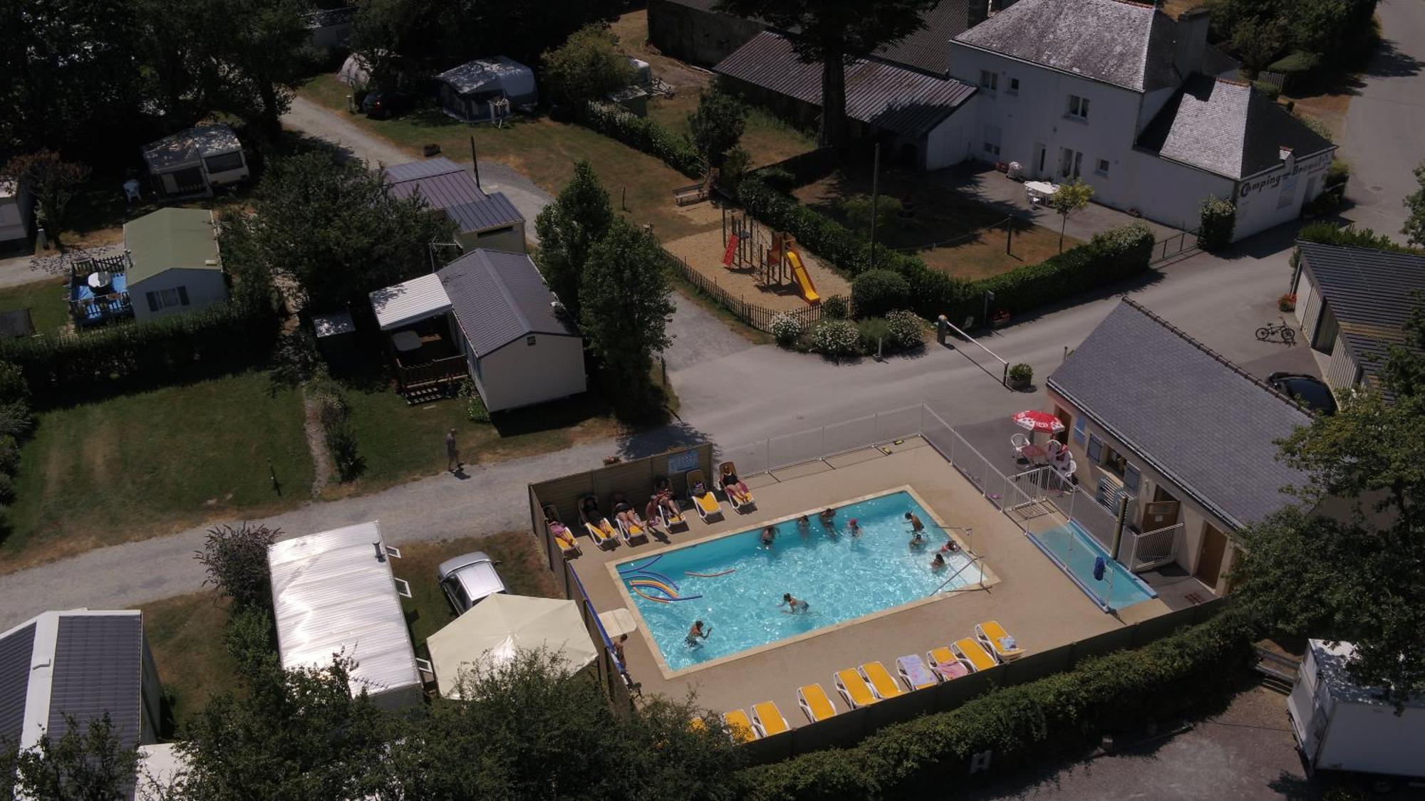 Camping De Brouel Ambon Eksteriør billede